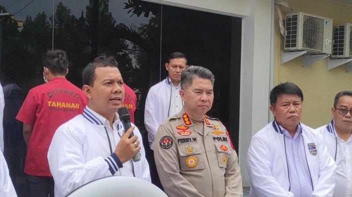 Berhubungan Badan Sambil Live Streaming, 2 Remaja Ditangkap dan 1 Germo