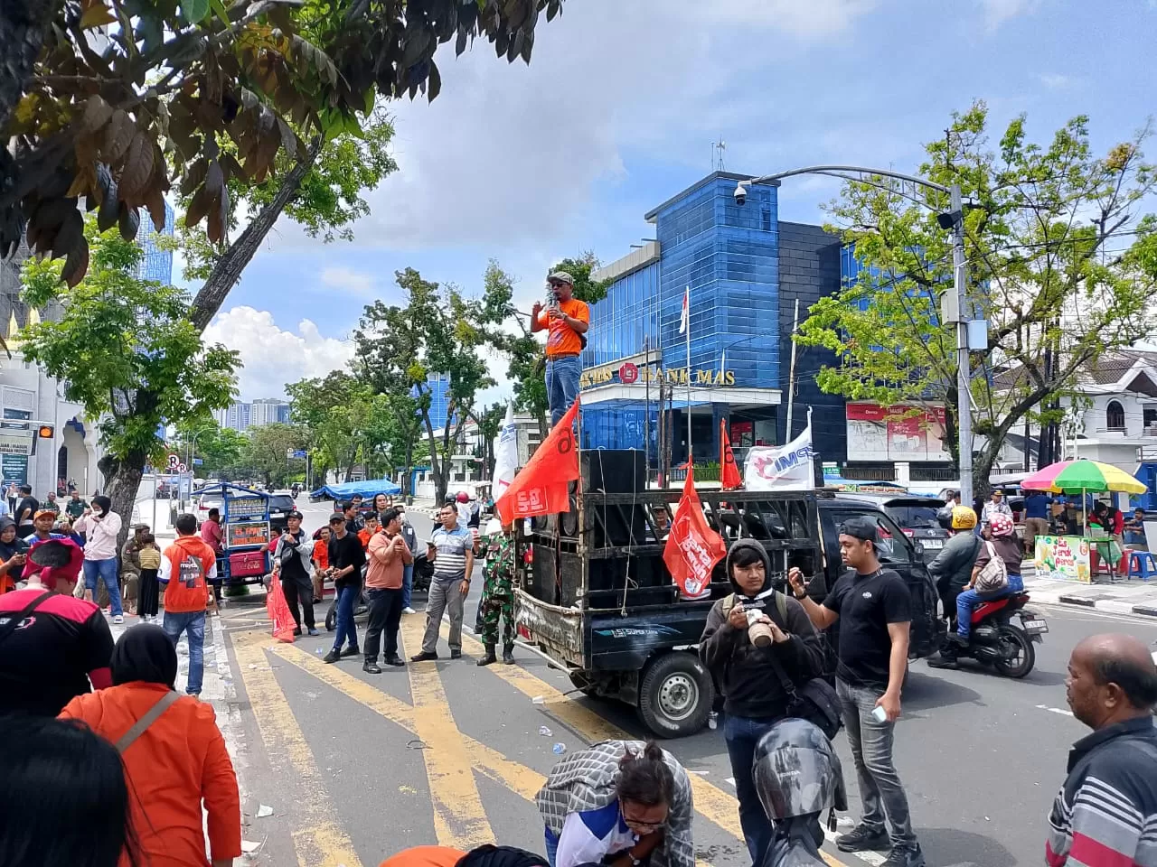 Soal Rumah Murah, Buruh Serbu dan Tagih Janji Gubsu