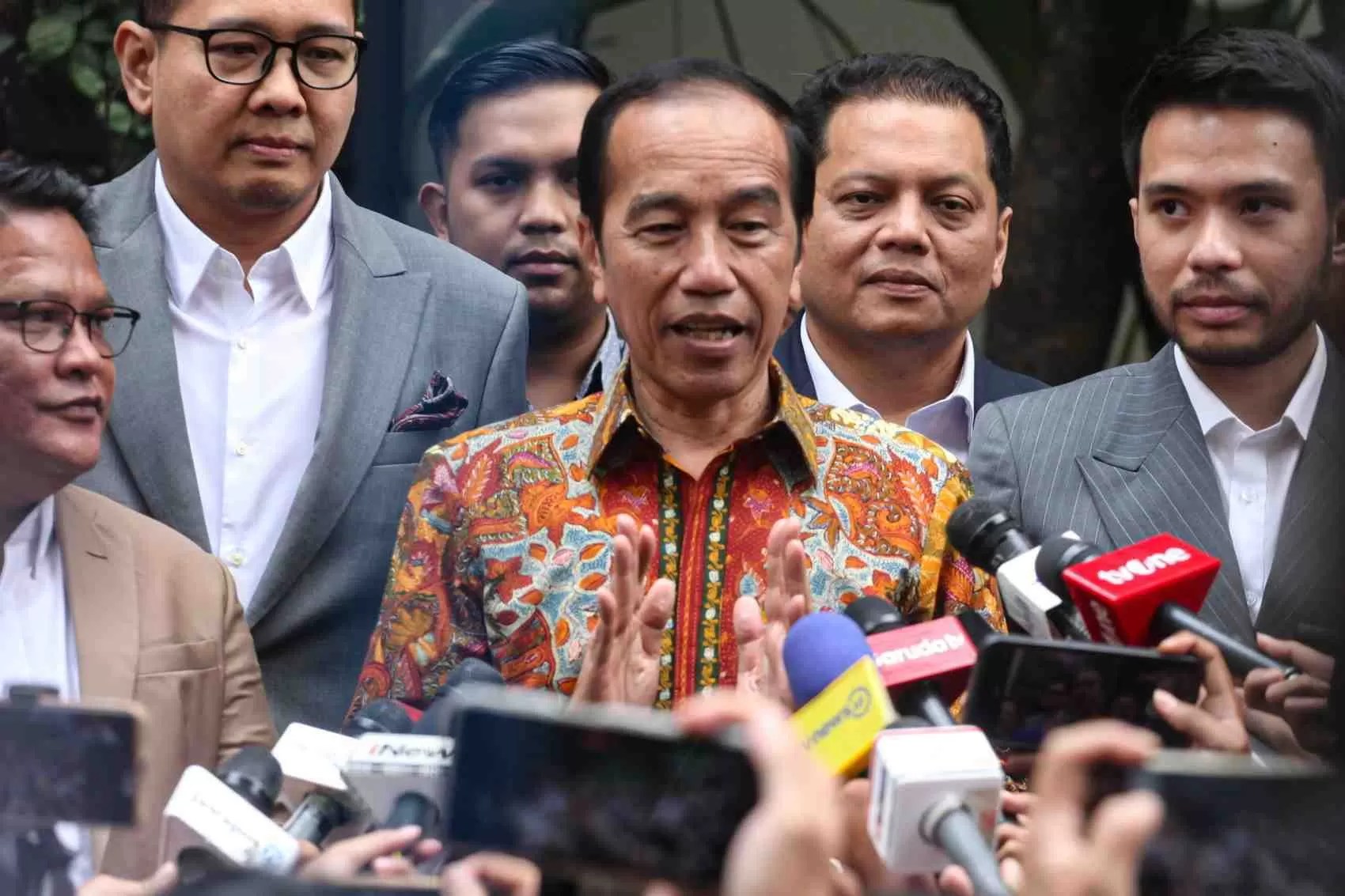Jokowi Polisikan Lima Orang yang Menuduhnya Pakai Ijazah Palsu