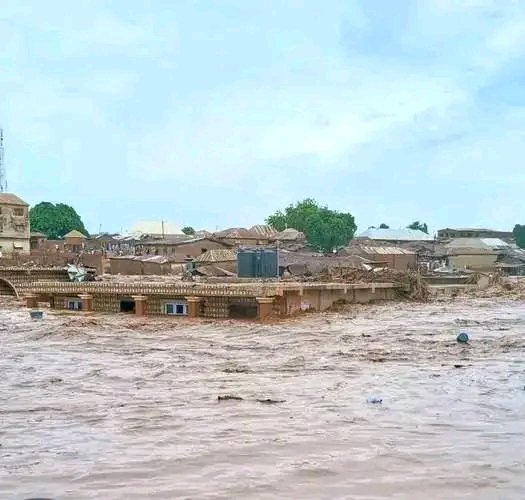 Banjir Bandang Landa Nigeria 150 orang Tewas, Mayat-mayat Tersapu ke Sungai