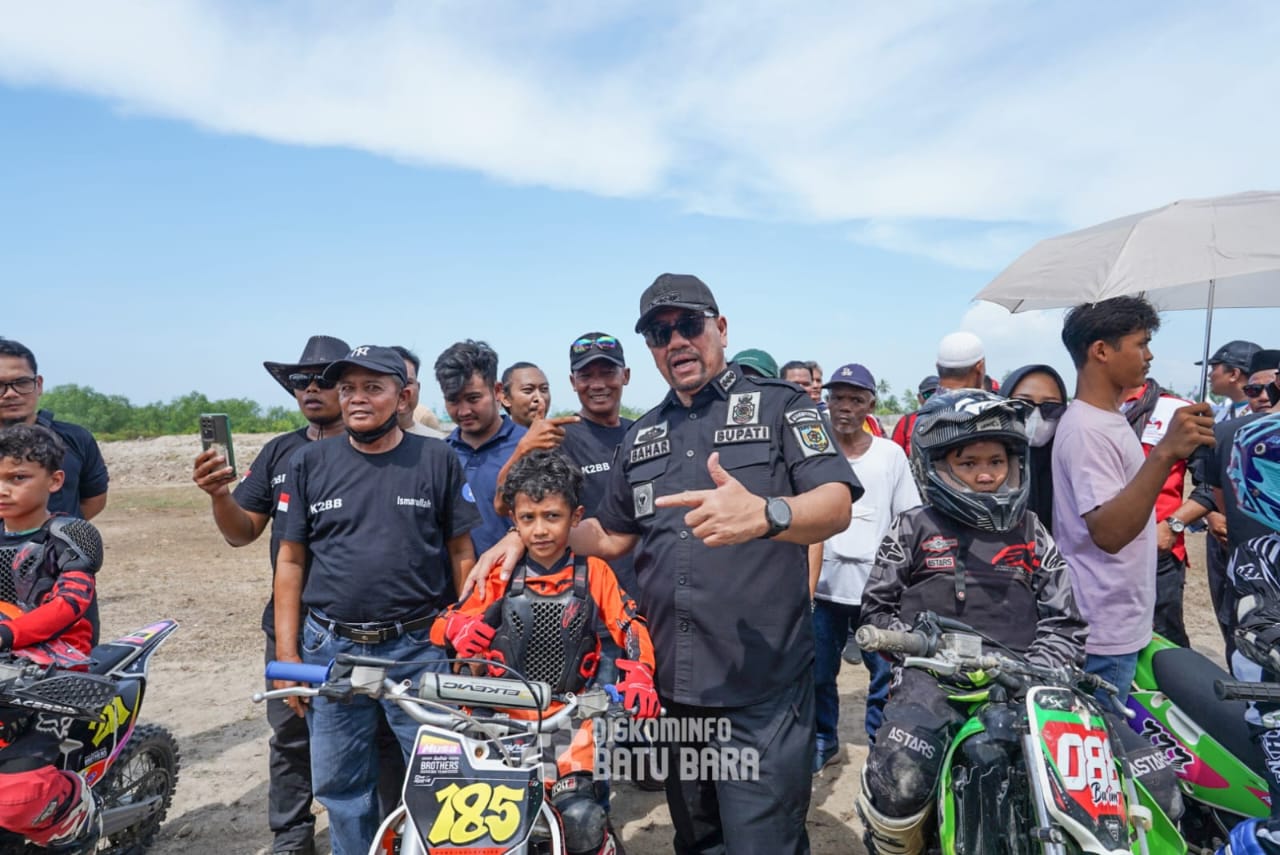 Bupati Batu Bara Resmi Buka Kejuaraan Motocross dan Grasstrack Piala Batu Bara Bahagia
