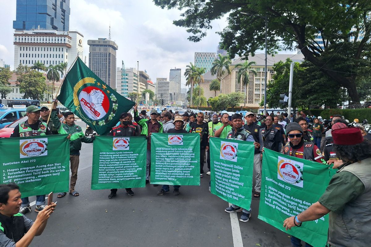 Driver Ojol Demo di Kantor Gubernur Sumut, Ini Tuntutannya
