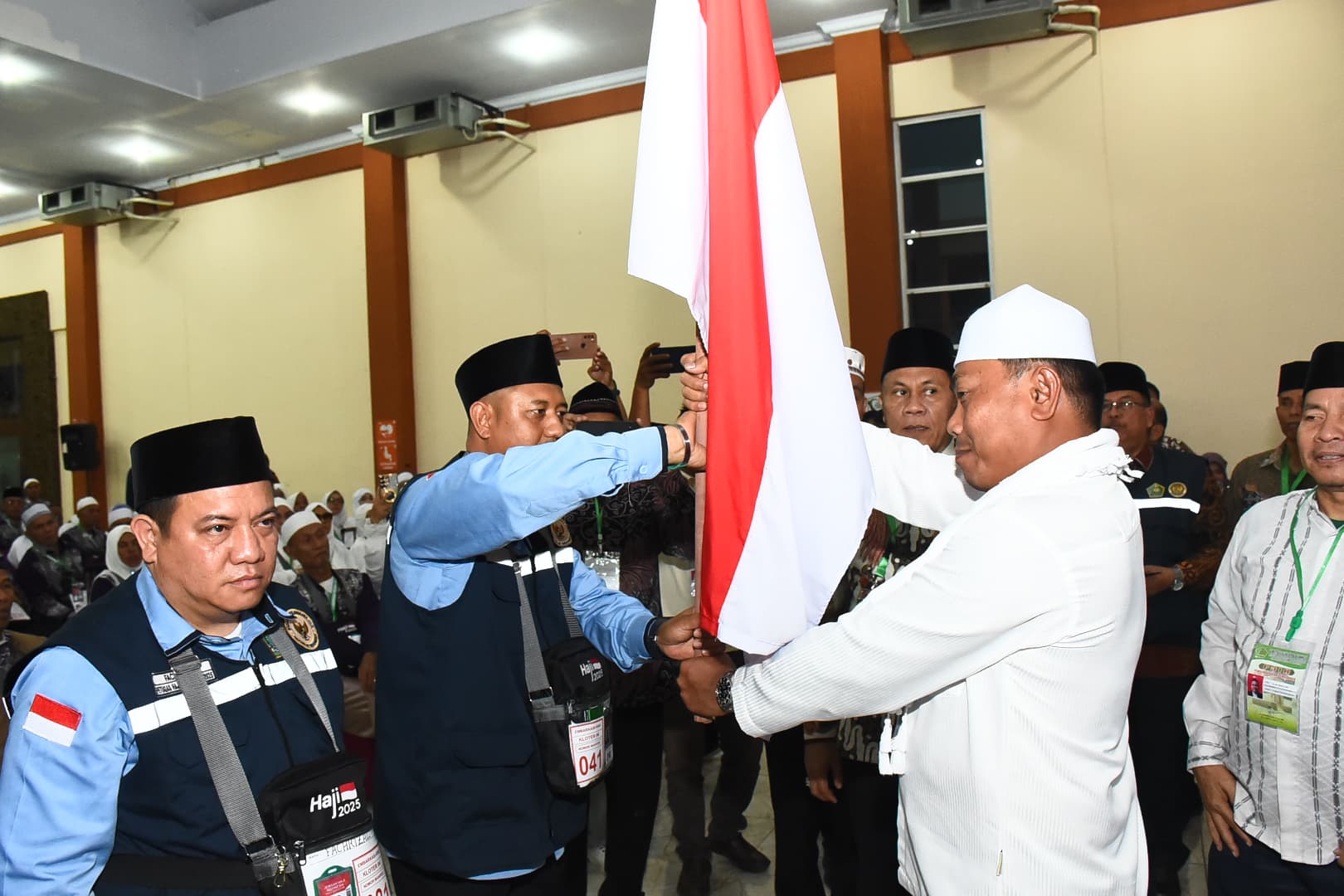 Wabup Lepas Keberangkatan 354 Jemaah Calon Haji Deli Serdang ke Tanah Suci