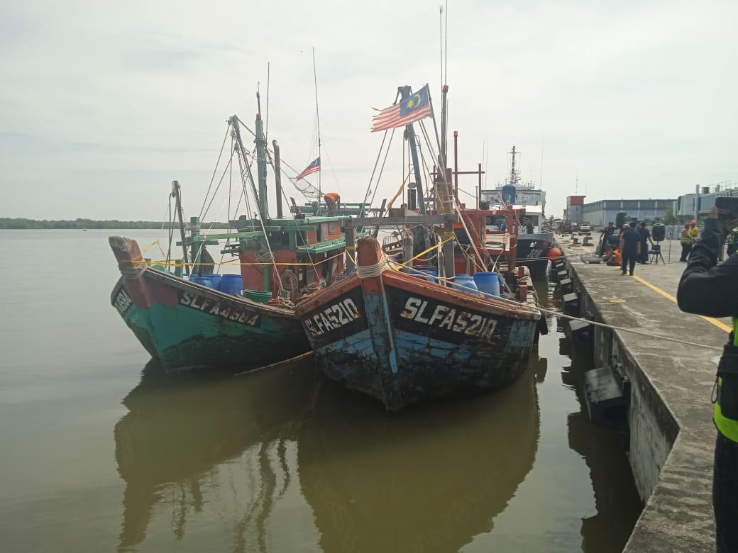 2 Kapal Asing Berbendera Malaysia Ditangkap di Perairan Selat Malaka