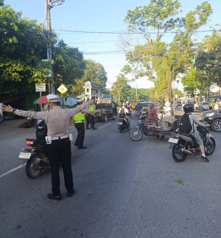 Satlantas Polres Langkat Atur Arus Lalu Lintas dalam Strong Point
