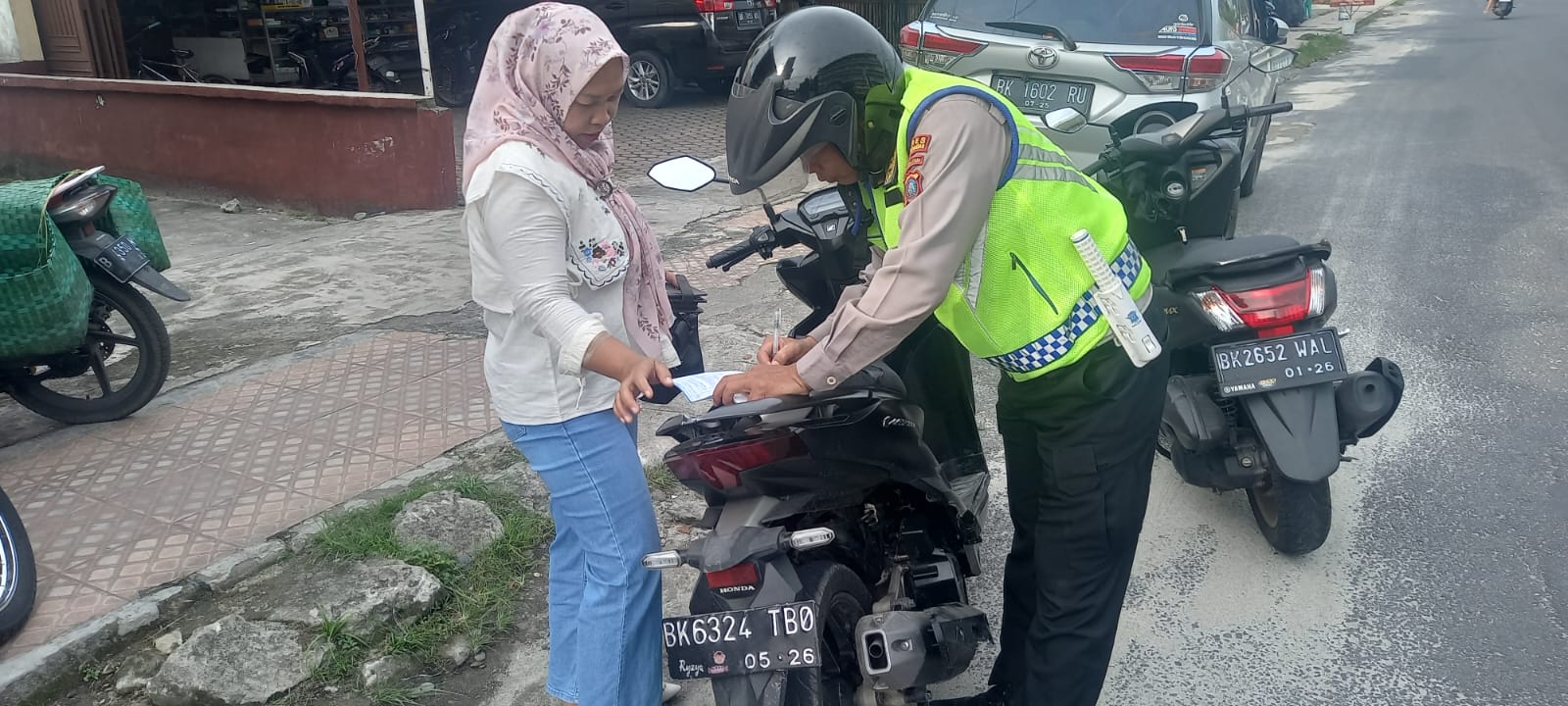 Sat Lantas Polres Pematangsiantar Tilang 5 Pengendara Sepeda Motor