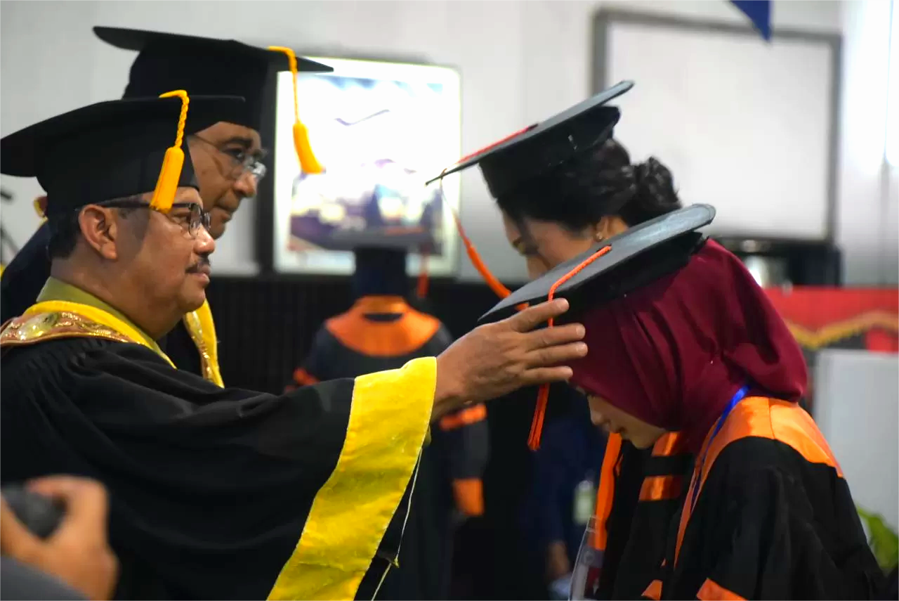 Unimed Luluskan 744 Wisudawan, Rektor: Ini Bukan Akhir, Tapi Awal Perjuangan Baru