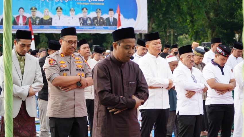 Kapolres Langkat Gelar Salat Idul Adha Bersama Masyarakat