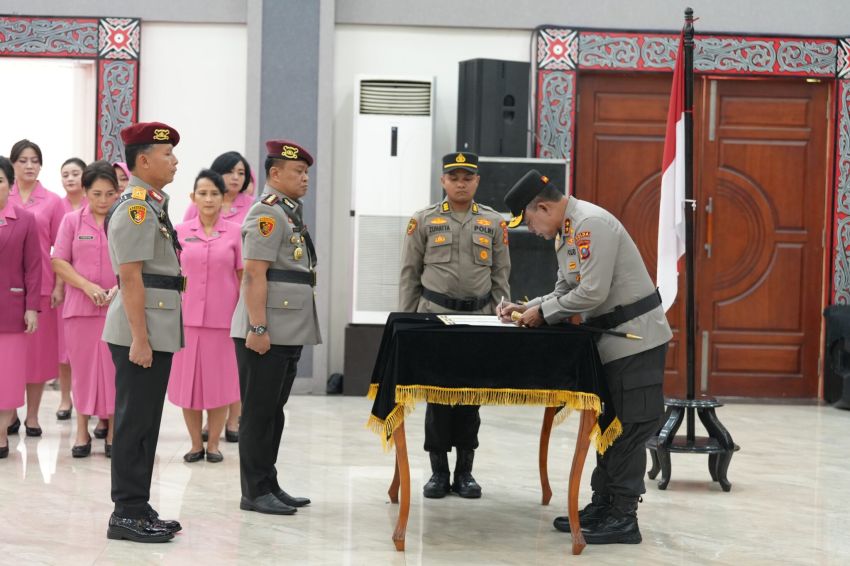 Sertijab Dirreskrimum Polda Sumut, Kapolda: Lanjutkan Estafet Kepemimpinan dengan Tanggung Jawab