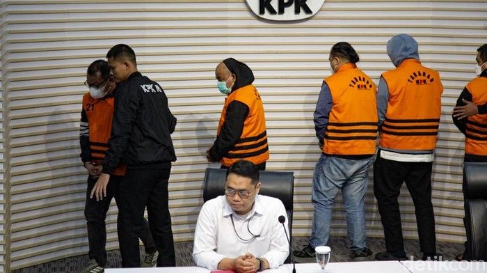 KPK Sita Uang Rp 231 Juta di Kasus OTT yang Menjerat Kadis PUPR Sumut Topan