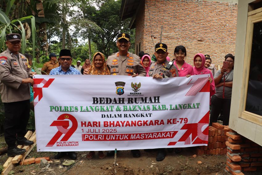 Polres dan Baznas Langkat Bedah Rumah dan Peletakan Batu Pertama