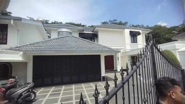 Rumah Mewah Topan Ginting di Royal Sumatera Digeledah KPK