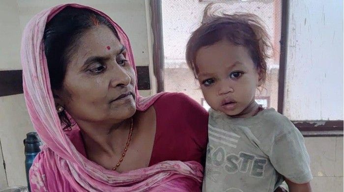Heboh 'Anak Ajaib' dari India Gigit Ular Kobra Sampai Mati