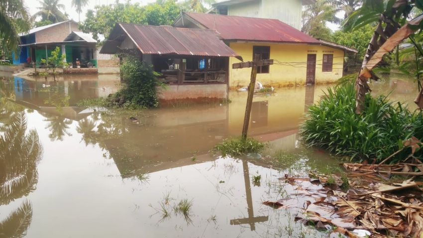 Sungai Bangkatan di Binjai Meluap, Puluhan Rumah Tergenang