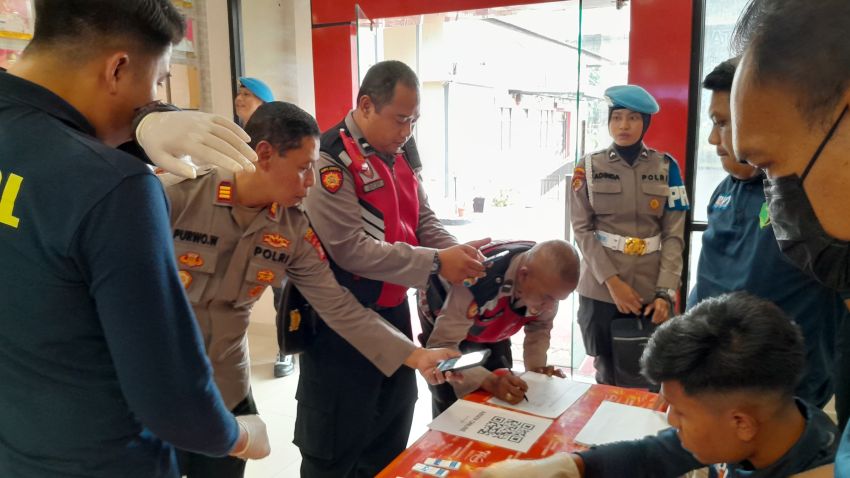 Propam Polda Metro Jaya Gelar Pemeriksaan Disiplin di Polsek Kelapa Gading