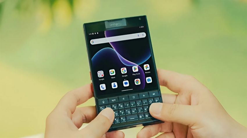 BlackBerry Akhirnya Reinkarnasi, Lengkap dengan Keyboard Fisik