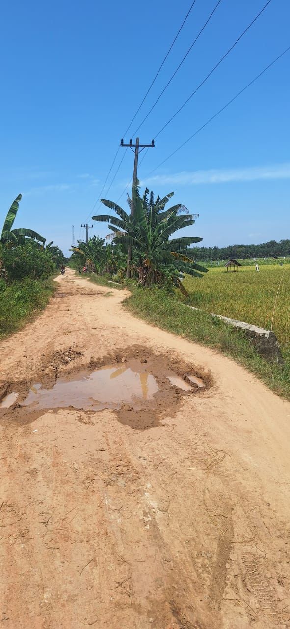 Bupati Asahan Pastikan Jalan Penghubung 2 Desa Segera Diperbaiki