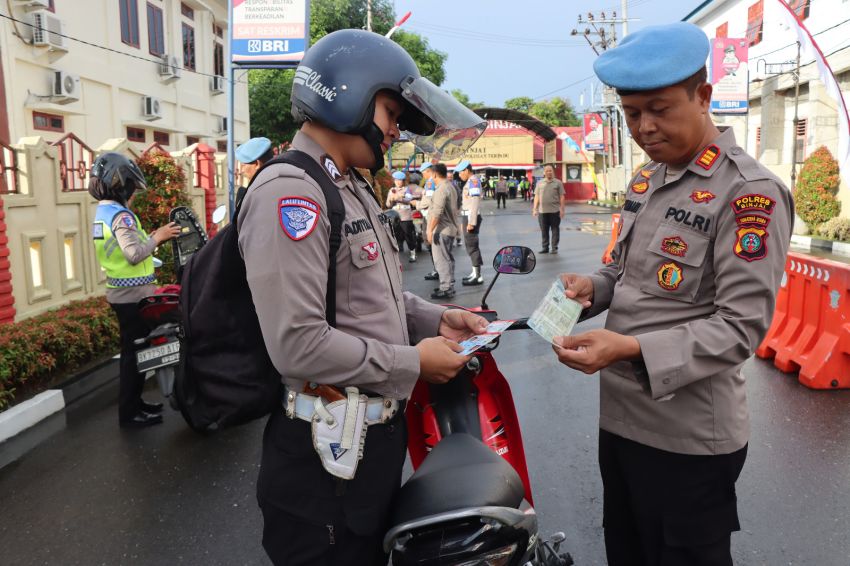 Propam Binjai Cek Kelengkapan Kenderaan Bermotor Semua Personil
