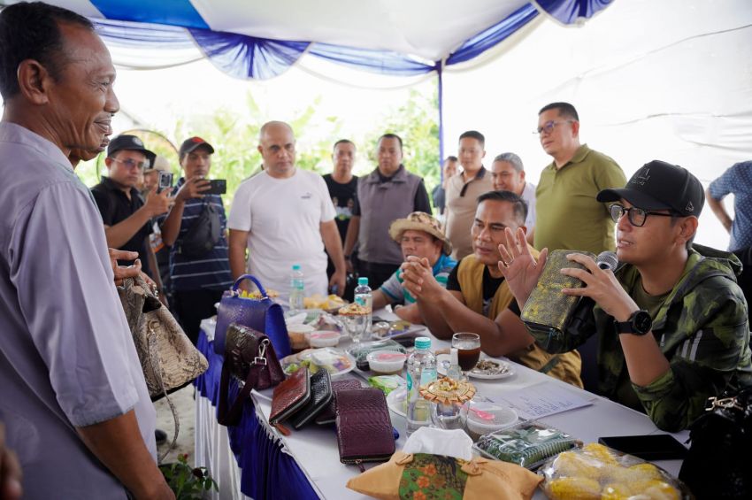 Sapa Warga di Kelurahan Terjun, Masyarakat Minta Rico Waas Bangun Sumur Bor, Perbaiki Jalan dan Drainase