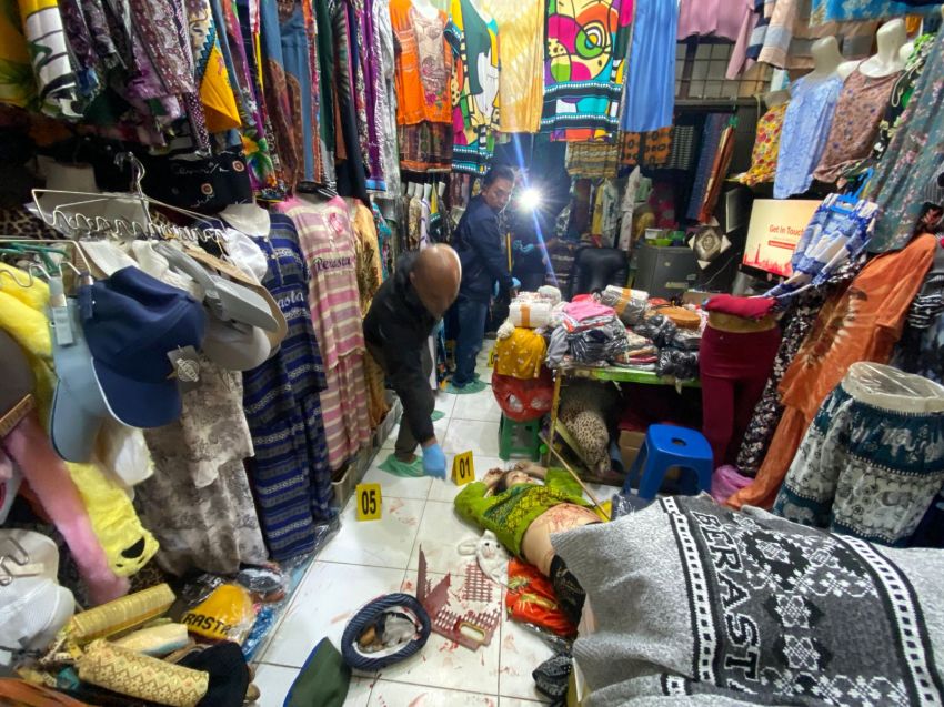 Wanita Pedagang Pakaian Ditemukan Tewas Bersimbah Darah di Kios Pajak Buah Berastagi