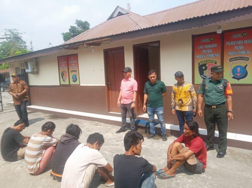 Tertibkan 'Pak Ogah', Camat Medan Tembung Bawa 6 Orang ke Polsek untuk Dibina