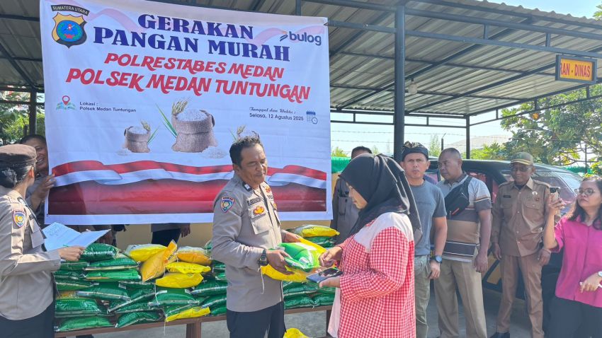 Polsek Medan Tuntungan Gelar Gerakan Pangan Murah, 1 Ton Beras Ludes Dibeli Warga
