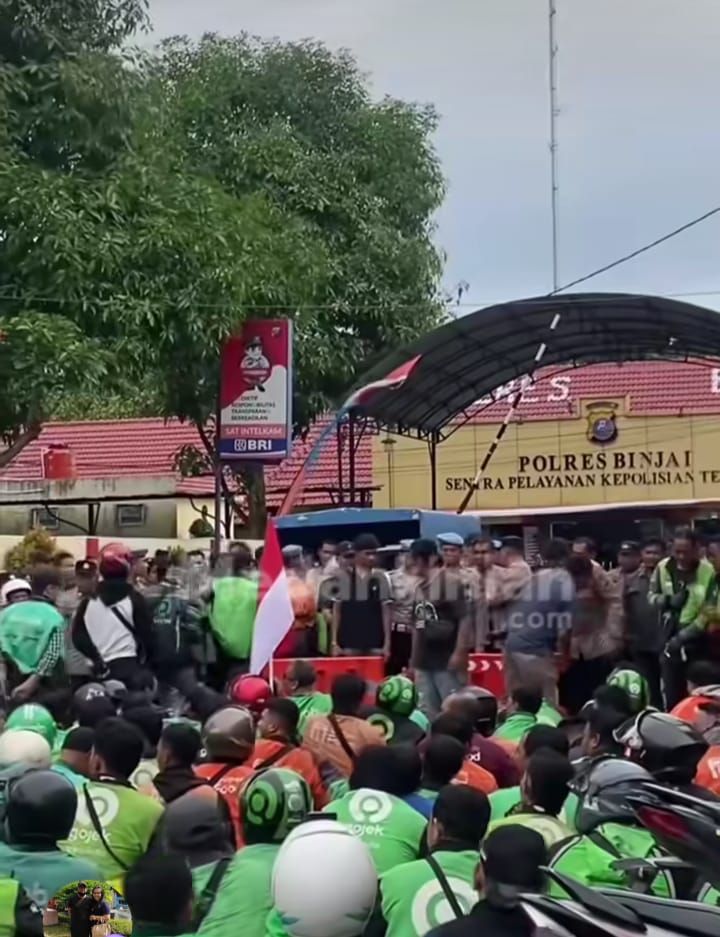 Aksi Damai Ojol di Binjai, Polres Bagikan Beras sebagai Wujud Empati