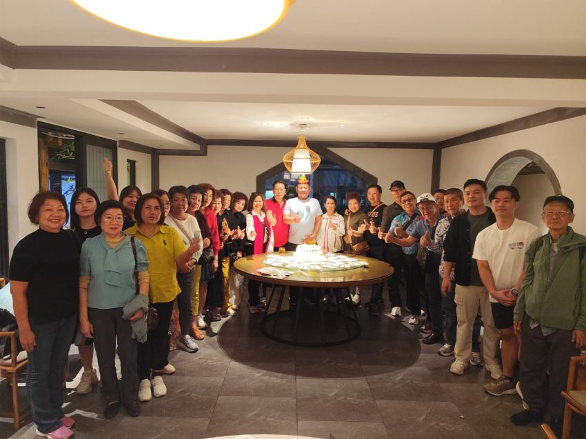 Ketua INTI Labuhanbatu Dapat Kejutan Ulang Tahun ke-68 di Tiongkok