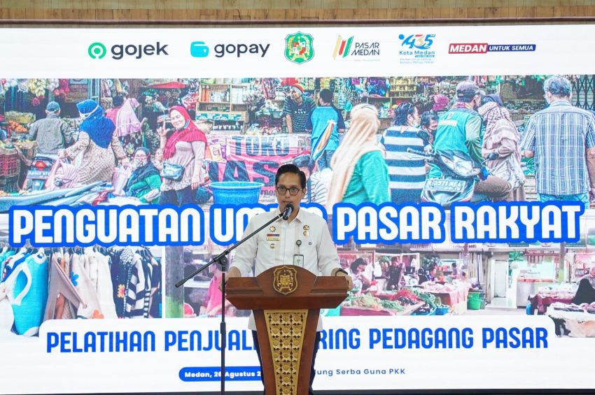 Rico Waas Buka Pelatihan Penguatan Penjualan Daring