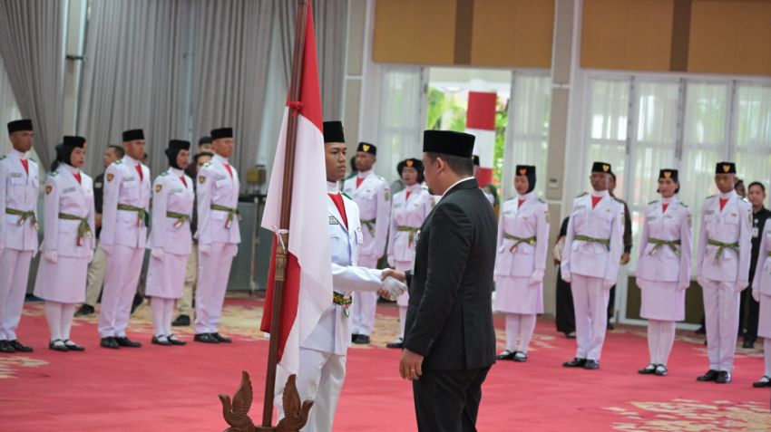 Gubsu Bobby Kukuhkan Paskibraka Sumut 2025: Saya Pernah Bermimpi Menjadi Paskibraka di Masa SMA Dulu..