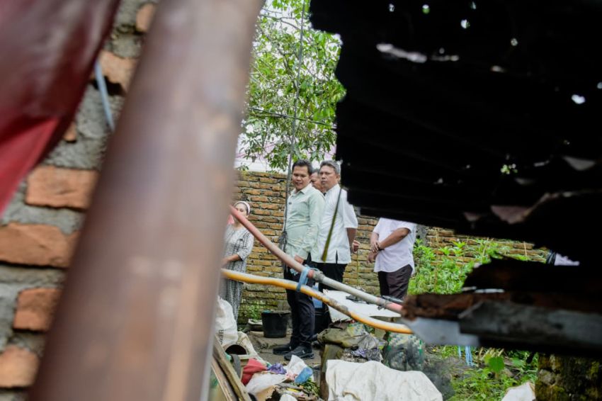 3 Kecamatan Dihantam  Angin Puting Beliung, Pemkab Sergai Serahkan Bantuan