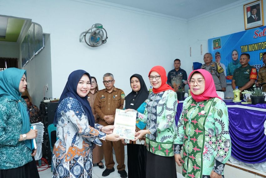 Ny Endang Syah Afandin Ajak Kader PKK Serapit Wujudkan Keluarga Mandiri