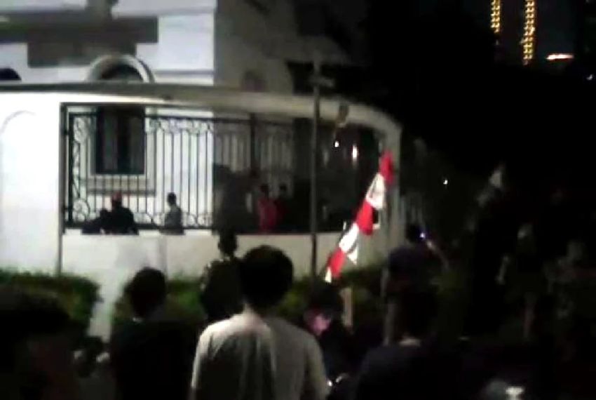 Rumah Mewah Eko Patrio Dijarah Massa