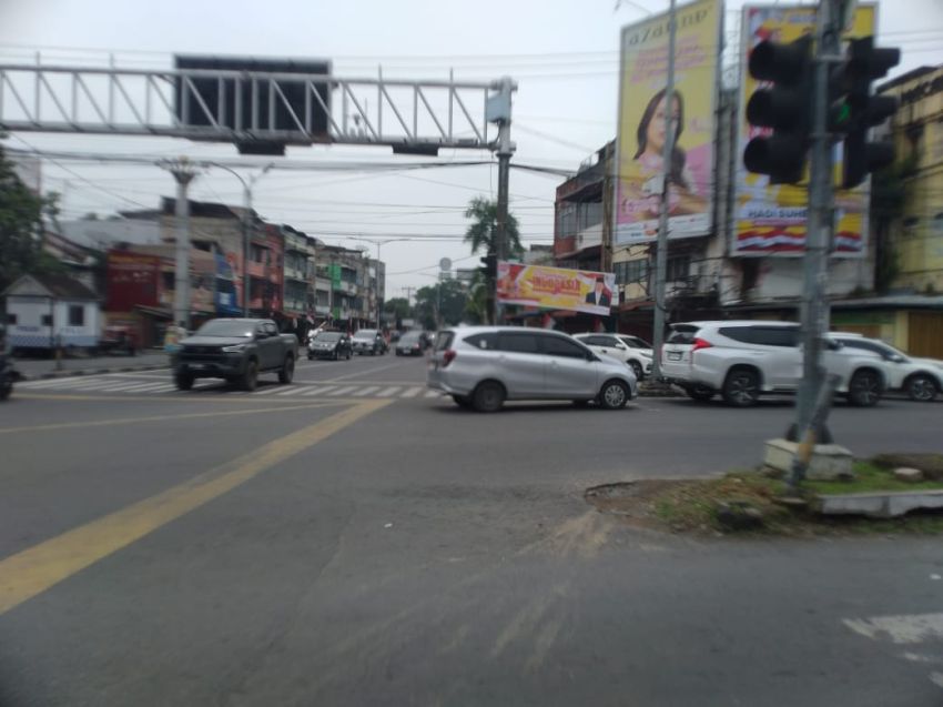 Parkir Sembarangan di Depan Sekolah Global Prima, Bikin Macet Parah di Brigjen Zein Hamid