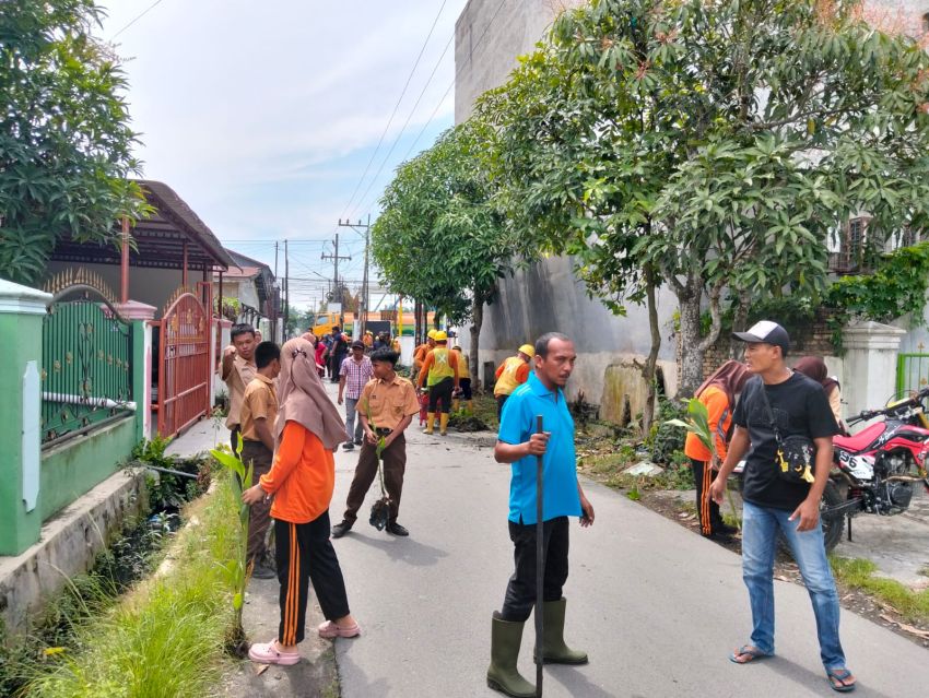 Kades Patumbak Kampung Pimpin Gotroy di Dusun 3