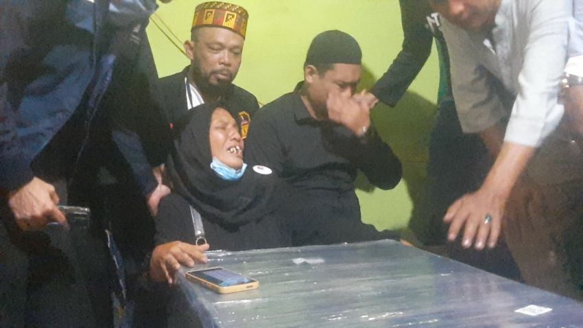 Jenazah Nazwa Aliya Tiba di Tanah Air, Isak Tangis Keluarga Pecah di Kualanamu
