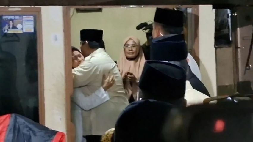 Presiden Prabowo Sambangi Rumah Affan Kurniawan, Driver Ojol yang Tewas Terlindas Rantis Brimob