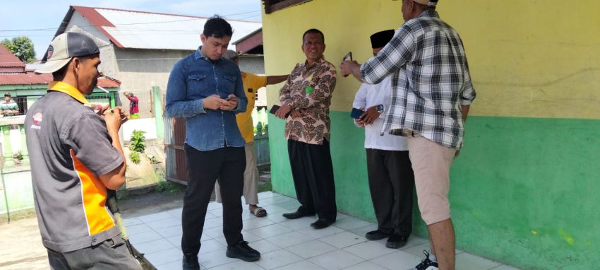 BKSDA , Camat Babalan dan Anggota DPRD Langkat Pantau Keberadaan Monyet Liar dari Dekat