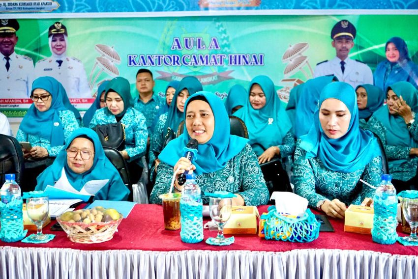 Ketua TP PKK Ny Endang Syah Afandin Ajak Ibu PKK Peduli Kesehatan Perempuan