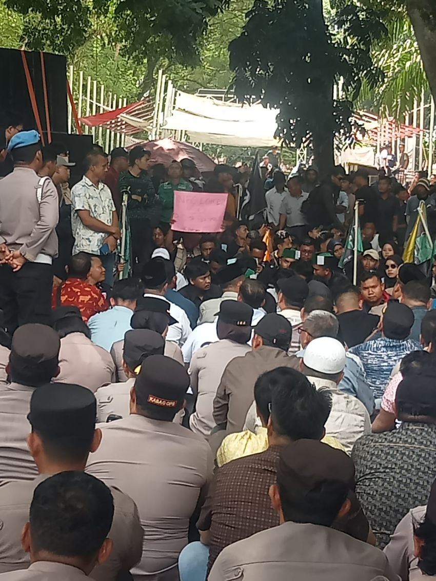 Ini Baru Namanya Wakil Rakyat, Ketua DPRD Aspiratif, Kapolres Inspiratif, Demo jadi Efektif. Bravo Langkat !