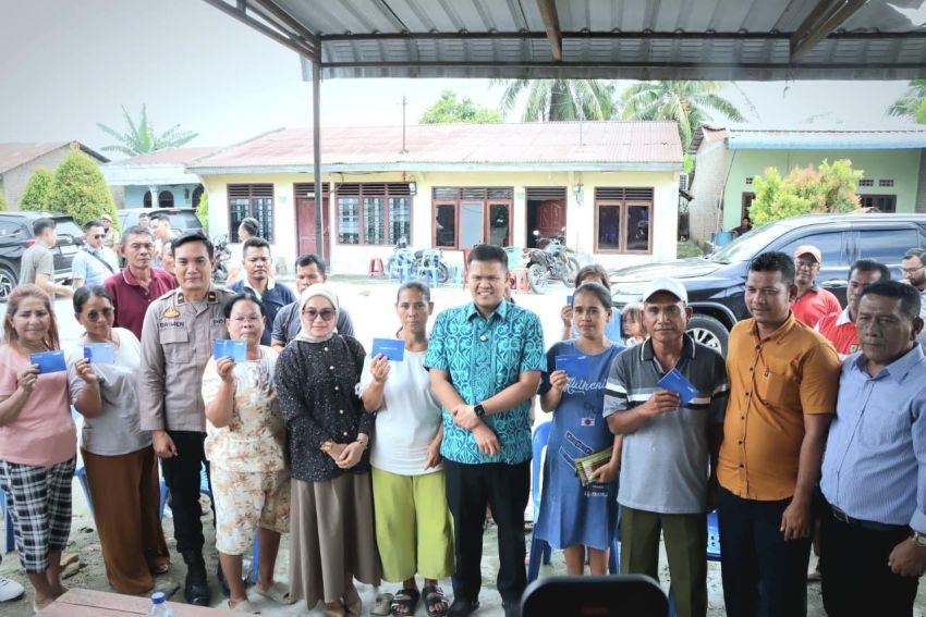 Wabup Sergai Serahkan Bantuan Kemensos untuk Korban Puting Beliung