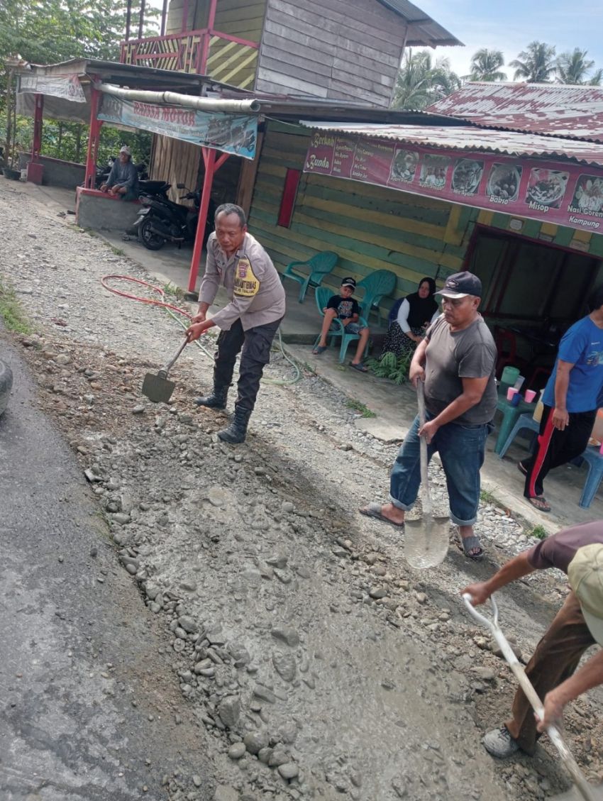 Gotong Royong Wujud Nyata Kehadiran Polisi di Tengah Masyarakat