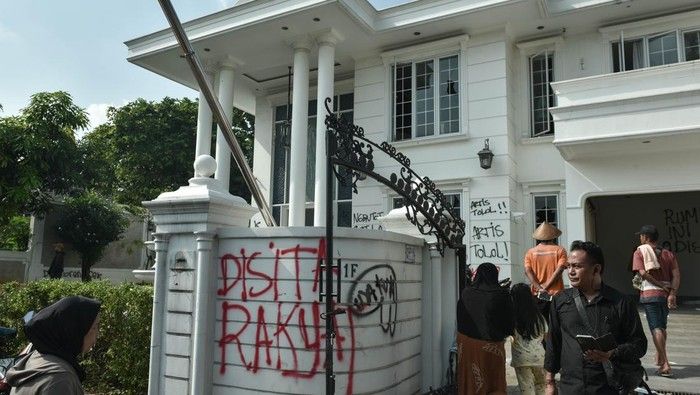Polisi Tangkap 9 Pelaku Penjarahan di Rumah Uya Kuya