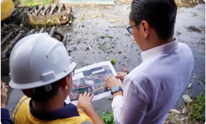 Rico Waas Optimis Genangan Air di Seputaran Simpang Kantor Dapat Teratasi