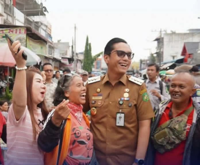 Warga dan Pedagang Jalan Sunggal "Pak Wali Terima Kasih, Jalannya Sudah Diperbaiki