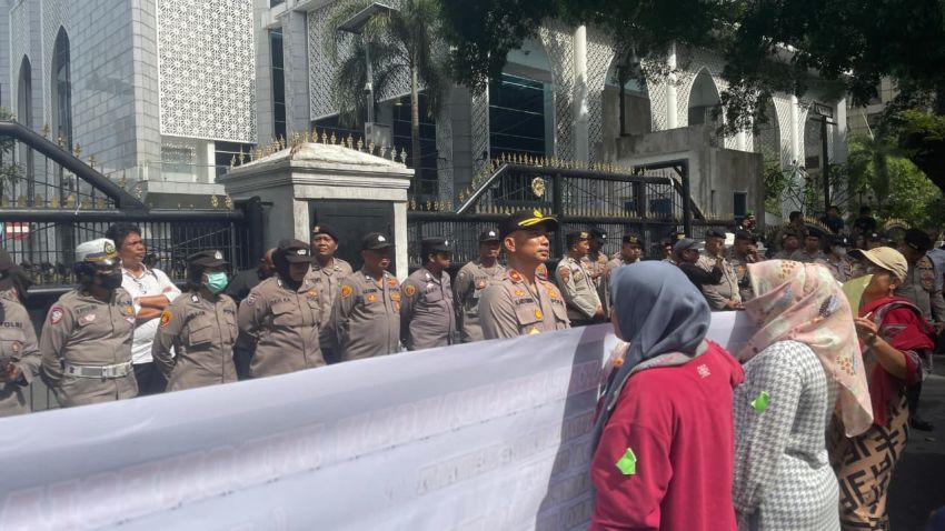 AMPRI Gelar Aksi di DPRD Sumut, Tuntut Koruptor Agar Dihukum Mati