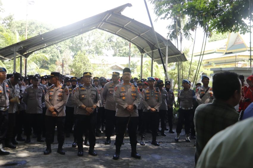 Kapolres Langkat Pimpin Langsung Pengamanan Aksi Unjuk Rasa Kelompok SADAR di DPRD Langkat