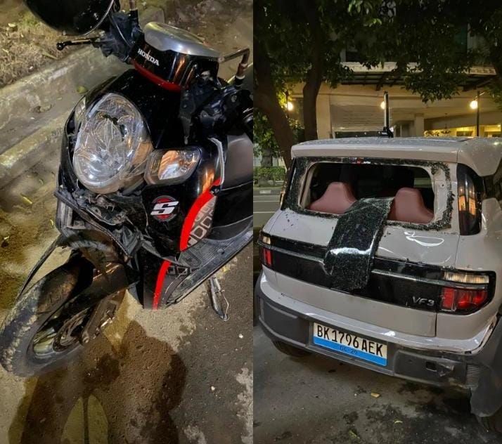 Dua Pengendara Motor Kritis Akibat Mobil Listrik Parkir di Area Terlarang