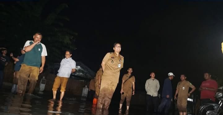 Walikota Medan Rico Waas Tinjau Langsung Banjir di Jalan Sei Batang Hari