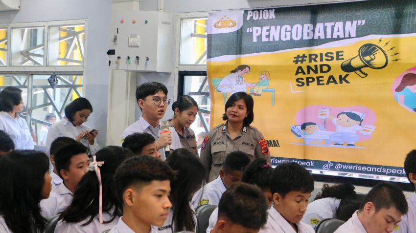 Polwan Polda Sumut Gelar Dialog "Rise and Speak" di  SMA Kemala Bhayangkari 1 dan SMA Swasta Methodist